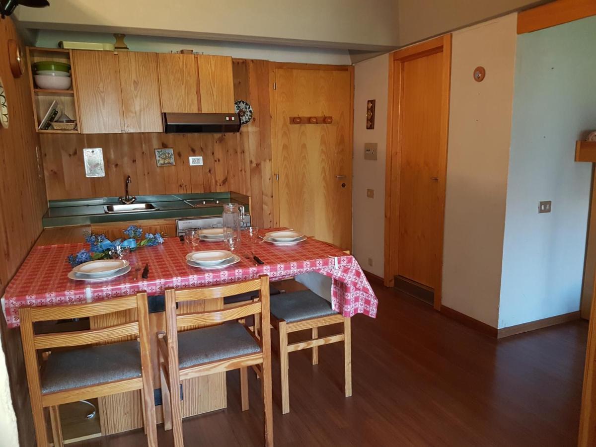 Res. Sole Alto Appartamenti Solandra Mezzana  Εξωτερικό φωτογραφία