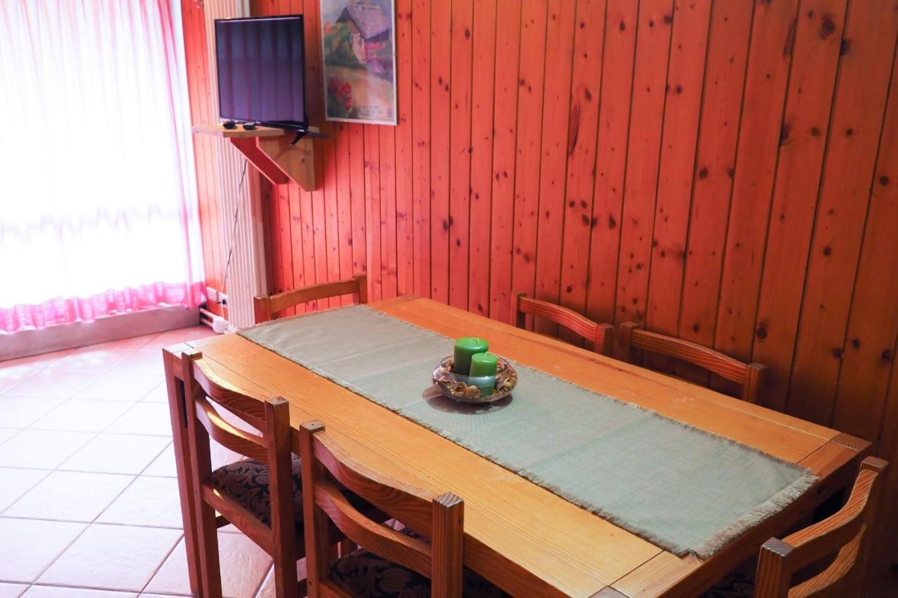 Res. Sole Alto Appartamenti Solandra Mezzana  Εξωτερικό φωτογραφία
