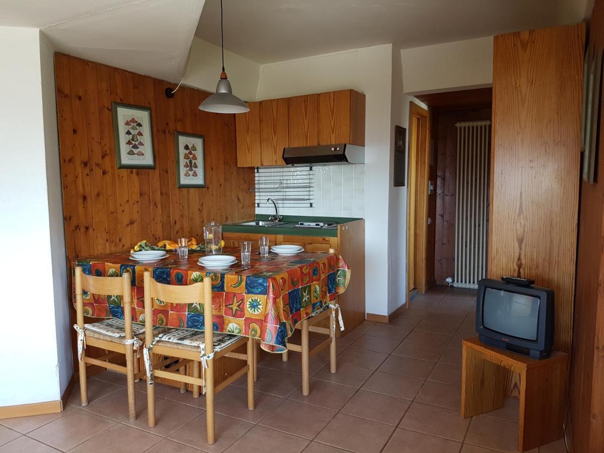 Res. Sole Alto Appartamenti Solandra Mezzana  Εξωτερικό φωτογραφία