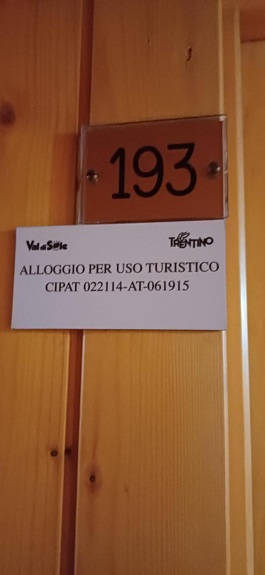 Res. Sole Alto Appartamenti Solandra Mezzana  Εξωτερικό φωτογραφία