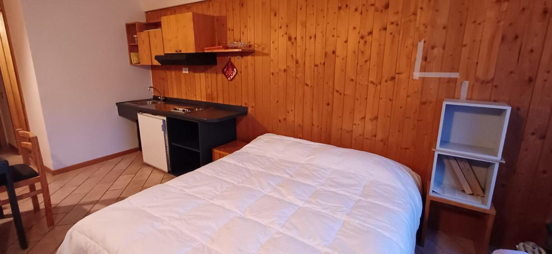 Res. Sole Alto Appartamenti Solandra Mezzana  Εξωτερικό φωτογραφία